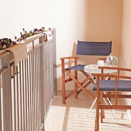 Apartments Villa Bougainville Сан Феличе дел Бенако Екстериор снимка