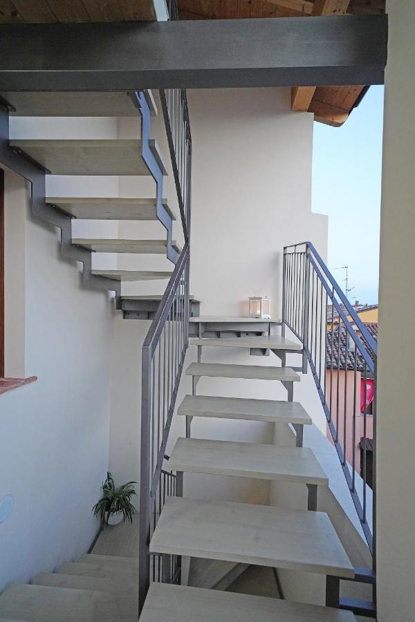 Apartments Villa Bougainville Сан Феличе дел Бенако Екстериор снимка
