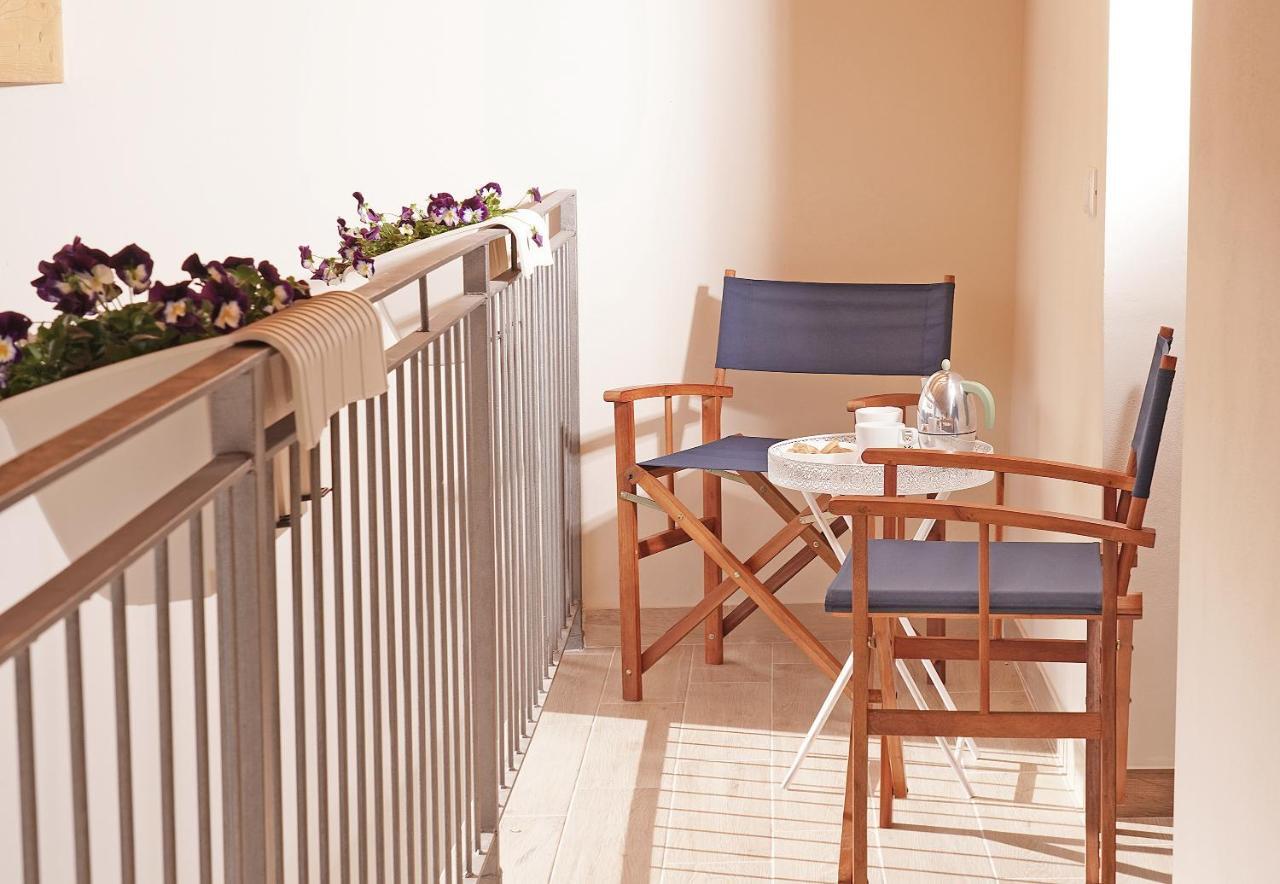 Apartments Villa Bougainville Сан Феличе дел Бенако Екстериор снимка