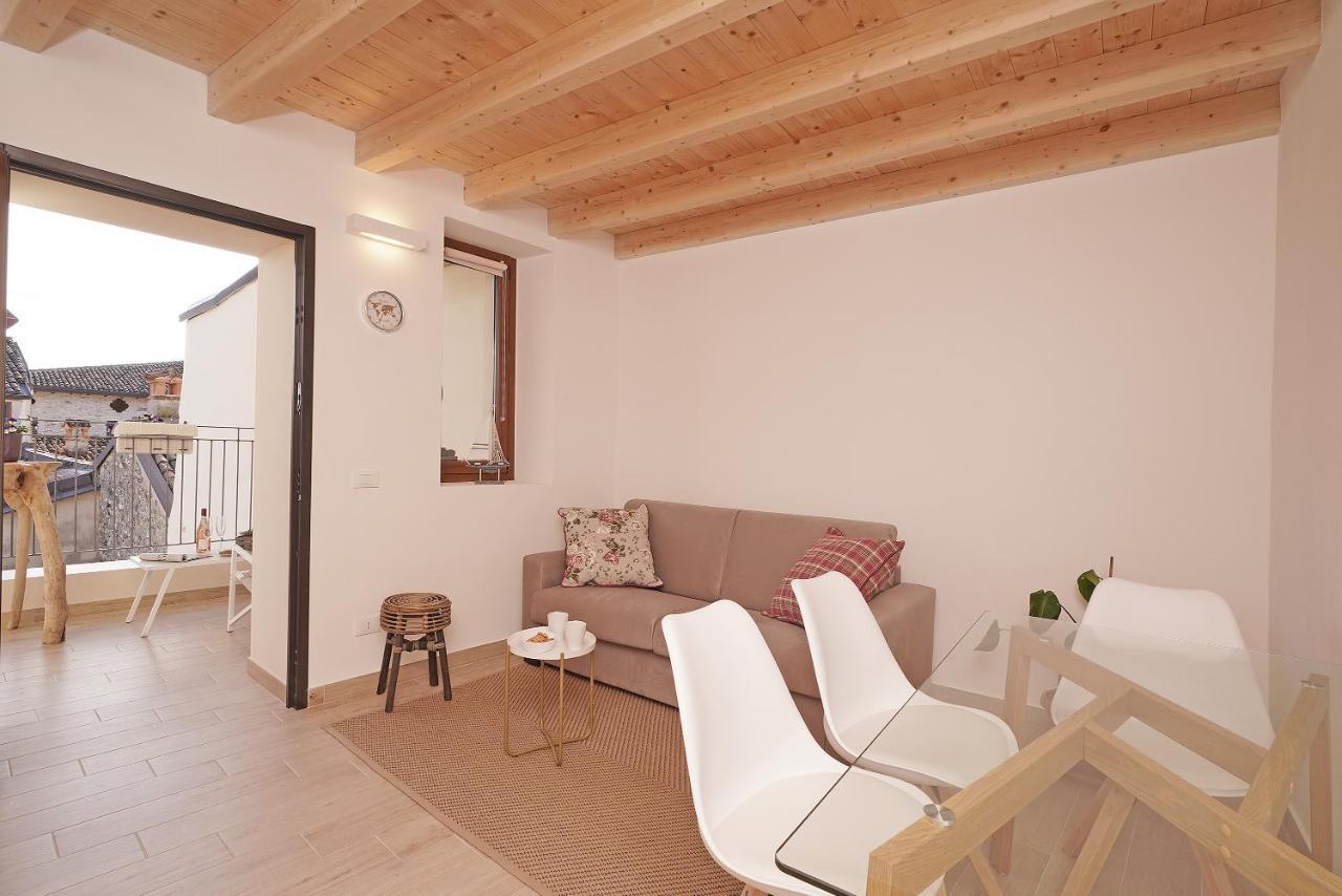 Apartments Villa Bougainville Сан Феличе дел Бенако Екстериор снимка