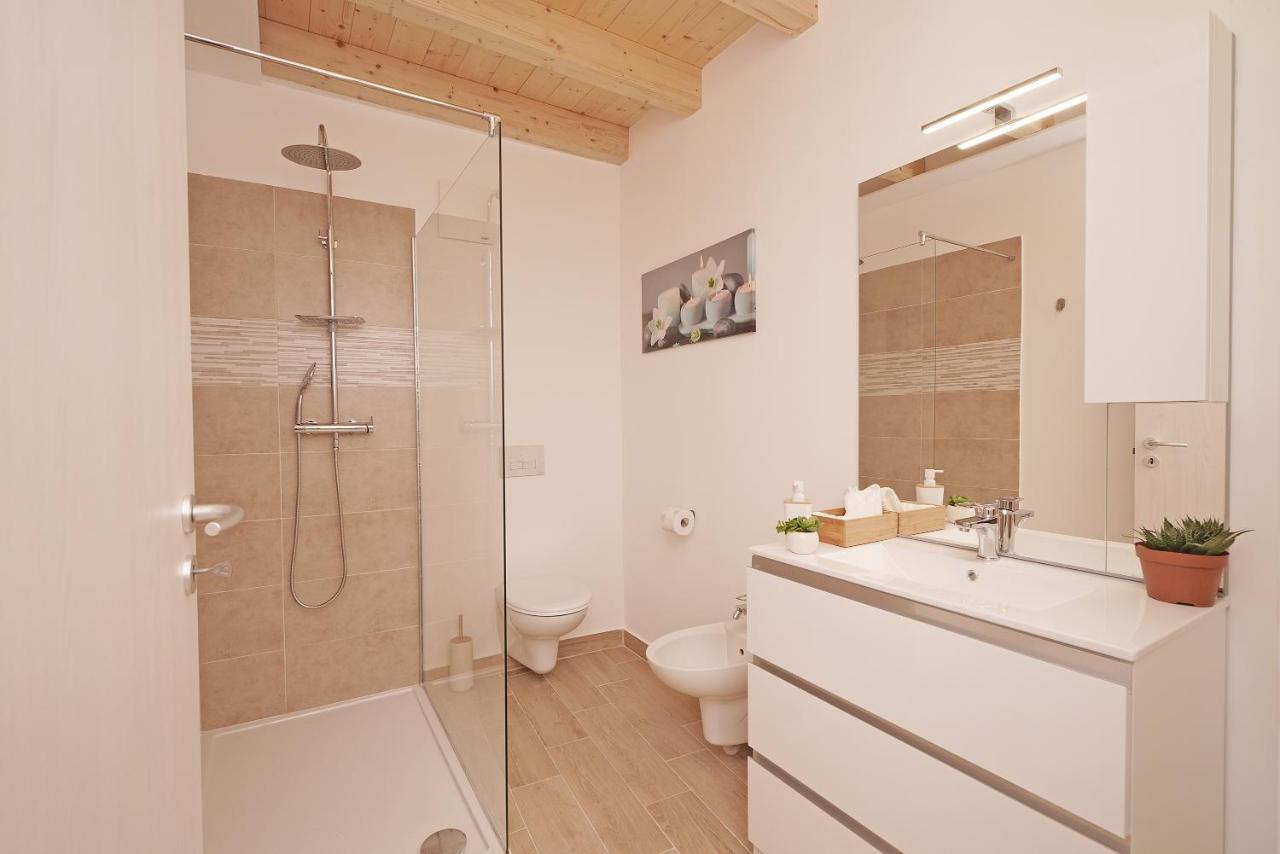 Apartments Villa Bougainville Сан Феличе дел Бенако Екстериор снимка