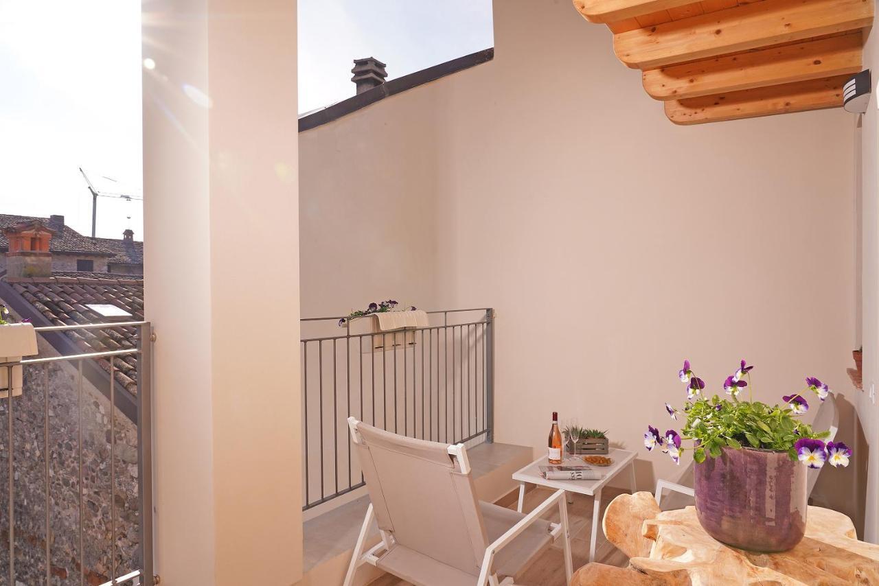 Apartments Villa Bougainville Сан Феличе дел Бенако Екстериор снимка
