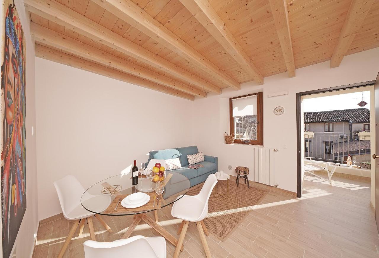 Apartments Villa Bougainville Сан Феличе дел Бенако Екстериор снимка