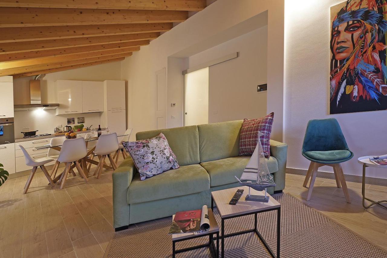 Apartments Villa Bougainville Сан Феличе дел Бенако Екстериор снимка