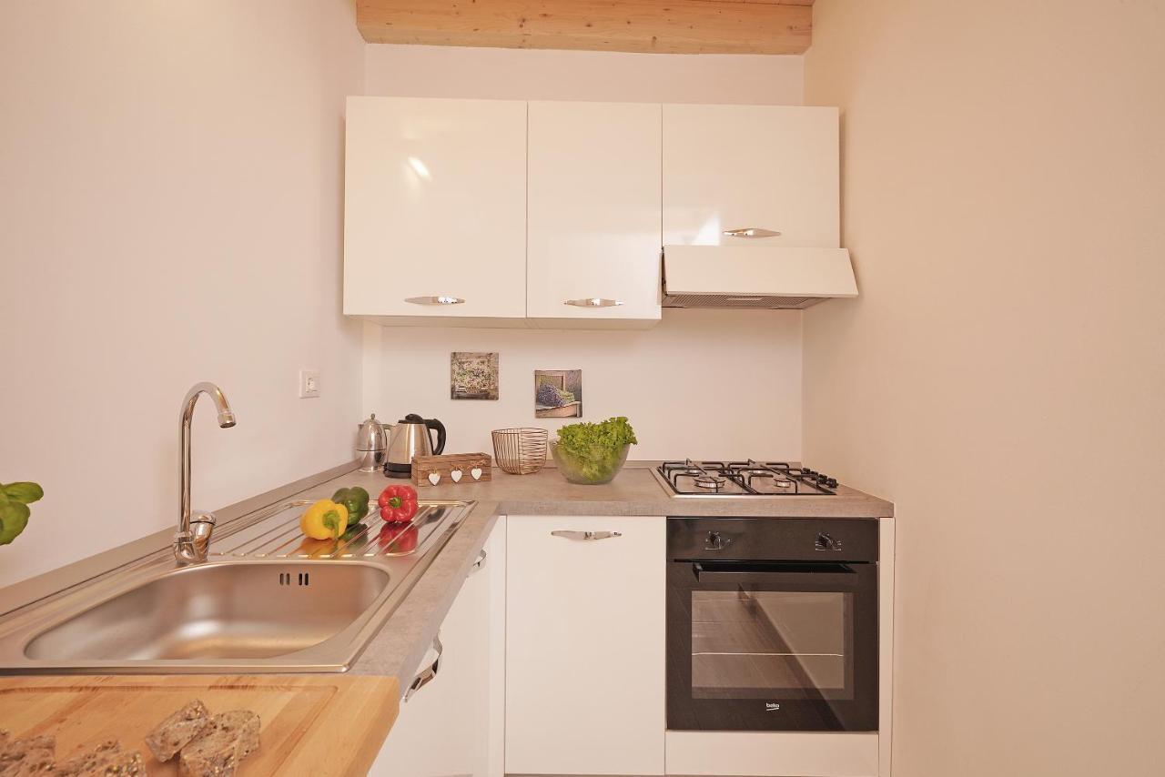 Apartments Villa Bougainville Сан Феличе дел Бенако Екстериор снимка